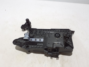 Skoda Octavia IV (2019–2026) Battery holder 5WA915331B - 3