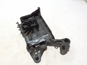 Skoda Octavia IV (2019–2026) Battery holder 5WA915331B - 4