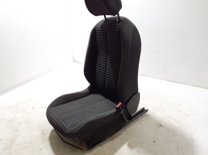 Peugeot 2008 P24 (2019–2026) Front seat and its parts - 5