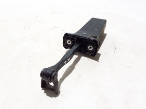 Skoda Octavia IV (2019–2026) Rear side door opening limiter 5E3839249 - 2