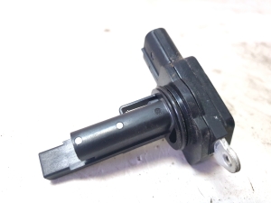 TOYOTA Avensis T27 (2008–2019) Mass air flow sensor 222040V020 - 2
