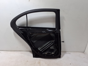 Mercedes Benz C-Class 206 (2021–2026) Tagumised küljeuksed A2067303702 - 3