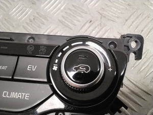 Kia Niro (2016–2022) Heater control panel 97250Q4180 - 5
