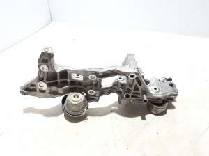 Skoda Octavia IV (2019–2026) Alternator bracket 05L103143B - 3
