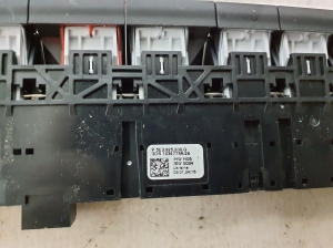 Skoda Octavia IV (2019–2026) Hazard light switch 5E3925200G - 3