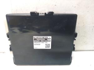 TOYOTA Avensis T27 (2008–2019) Control unit 8968105130 - 2
