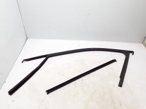 Skoda Octavia IV (2019–2026) Front door rubber seal 5E3837432L - 2