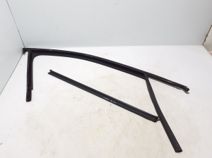   Front door rubber seal  - 5E3837432L 