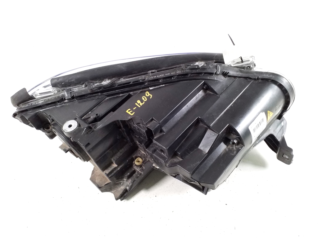Mercedes Benz ML-Class 166 (2011–2015) Scheinwerfer vorne A1668205459 Mercedes Benz ML-Class 166 (2011–2015) Scheinwerfer vorne A1668205459