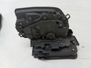 Mini Cooper F55 / F56 (2013–2026) Priekšējo durvju slēdzene 18283810CZ - 3