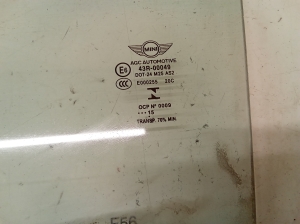 Mini Cooper F55 / F56 (2013–2026) Priekšējo durvju stikls 43R00049 - 2