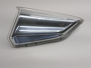 Reflektor an der Frontstoßstange - Automobilis