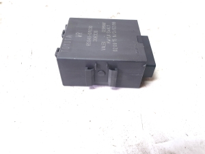 TOYOTA Avensis T27 (2008–2019) Wiper control module 859400F030 - 3