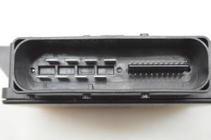 AUDI A4 B8 (2007–2016) Electric parking brake control module 8K0907801D - 3