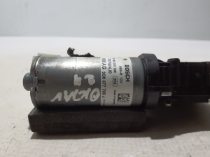 Skoda Octavia IV (2019–2026) Schiebedachmotor 3G9877795J - 3
