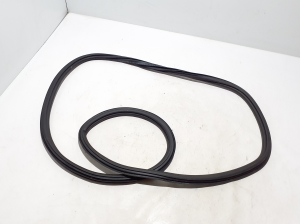   Rear side door seal on the door  - 5E7867367C 