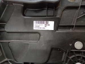 Hyundai i40 (2011–2026) Priekšējo durvju logu pacēlājs 824803ZXXX - 3