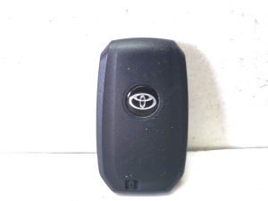 TOYOTA Avensis T27 (2008–2019) Remote key fob CR2032 - 2