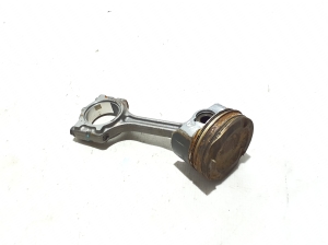   Piston and its parts  - A2820301500 