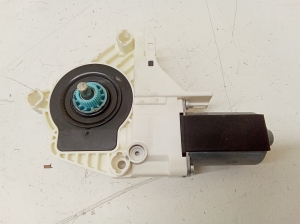 Front door window regulator motor - 8T0959802B