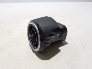 Mercedes Benz C-Class 206 (2021–2026) Salongi ventilatsioonirestid A2068304001 - 3