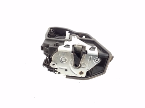 BMW X3 E83 (2003–2010) Rear side door lock 7202148 - 3