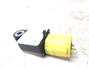 TOYOTA Avensis T27 (2008–2019) Airbagsensor 8983105060 - 2