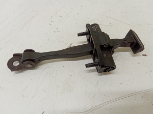 Rear side door opening limiter - 6270