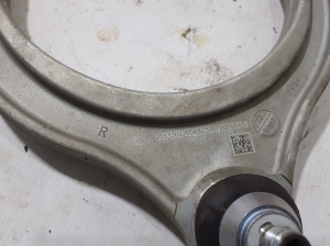 Mercedes Benz C-Class 206 (2021–2026) Eesmine õõtshoob A2063302200 - 3