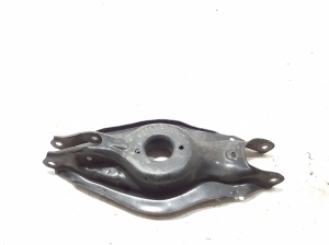 Mercedes Benz C-Class 206 (2021–2026) Tagumine õõtshoob A2063520100 - 2