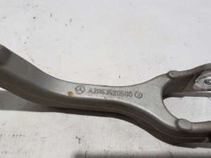 Mercedes Benz C-Class 206 (2021–2026) Tagumine õõtshoob A2063520500 - 2