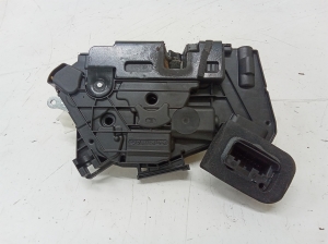 Volkswagen Golf VI (2008–2013) Front door lock 5K2837015B - 4