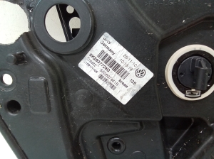 Volkswagen Golf VI (2008–2013) Front door window regulator 5K2837729Q - 3