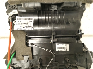Dacia Duster (2017–2024) Heater and its parts 272704189R - 3