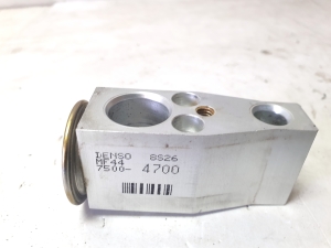 TOYOTA Avensis T27 (2008–2019) Klimaschlauch Ventil 75004700 - 2