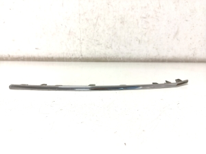 Volkswagen Tiguan (2007–2016) Priekšējās restes hroma apdare 5N0853767J - 3