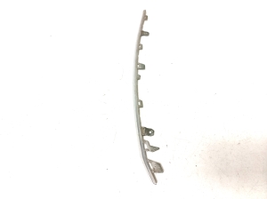 Volkswagen Tiguan (2007–2016) Priekšējās restes hroma apdare 5N0853767H - 5