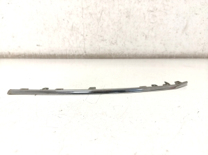 Volkswagen Tiguan (2007–2016) Priekšējās restes hroma apdare 5N0853767K - 4