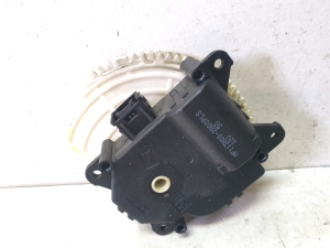 TOYOTA Avensis T27 (2008–2019) Salongi soojenduse klapi mootor 1138002800 - 3