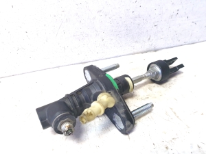 TOYOTA Avensis T27 (2008–2019) Siduri peasilinder 3142002031D - 3