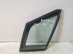 Front door quarter glass - 6821605010