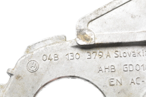Volkswagen Polo V (2009–2017) Riemenspannerhalter 04B130379A - 2