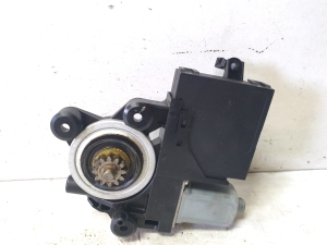 Moteur de lève-vitre de porte latérale arrière - 30739184AC