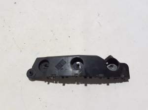   Front bumper bracket  - 622236RA0A 