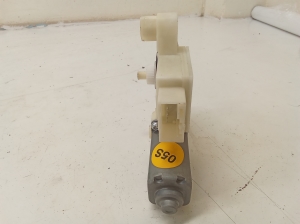 Volkswagen Golf VII (2012–2026) Rear side door window regulator motor 5Q4959812A - 2