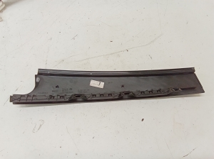 Volkswagen Golf VII (2012–2026) Sonstiges Teil der hinteren Seitentür 5G6839902 - 2