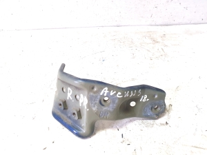TOYOTA Avensis T27 (2008–2019) Front fender bracket - 2