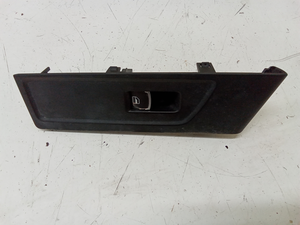 Volkswagen Passat B7 (2010–2014) Front door glass switch 3AC857857 Volkswagen Passat B7 (2010–2014) Front door glass switch 3AC857857
