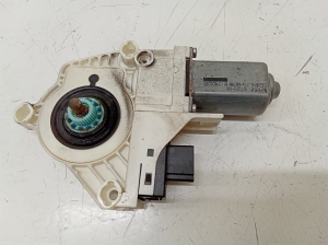 Moteur de lève-vitre de porte avant - 4F0959801D