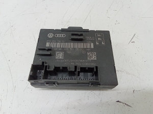 Rear side door control unit - 8T0959795Q